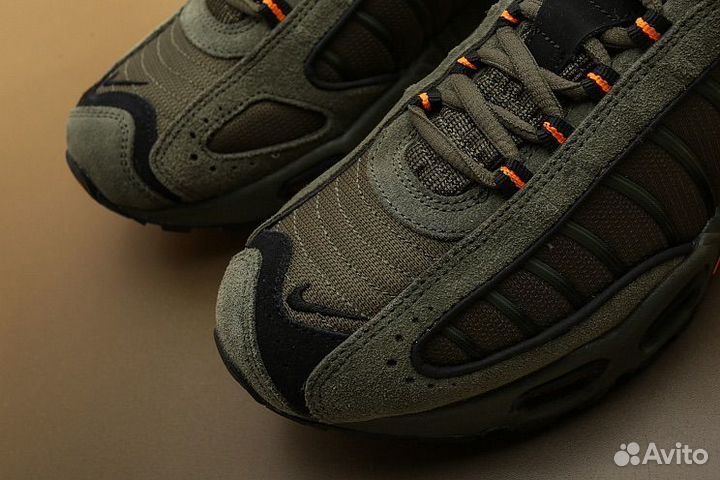 Кроссовки Nike Air Max Tailwind 4
