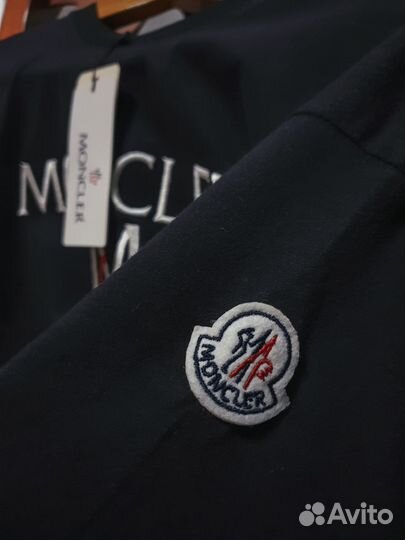 Футболка Moncler — выбор современных модников