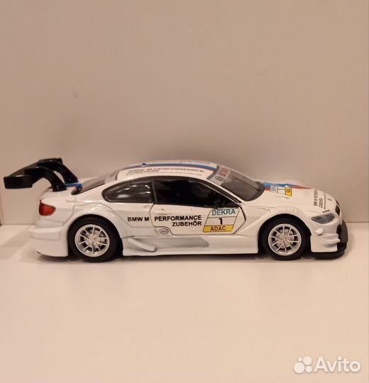 Машинка BMW 1 /43