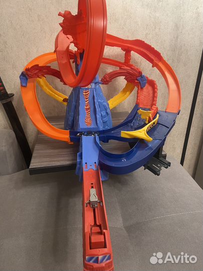 Трек Hot Wheels Volcano Escape FTD61