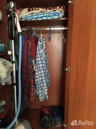 Шкаф угловой, двух створчатый