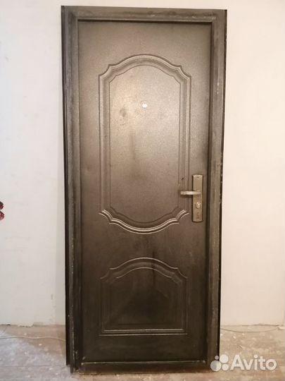 Дверь входная металлическая бу