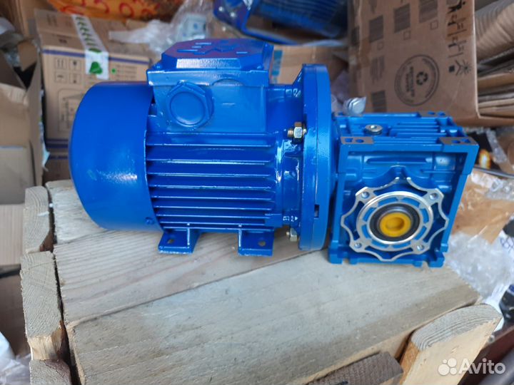 Моторредуктор 69,5 оборотов