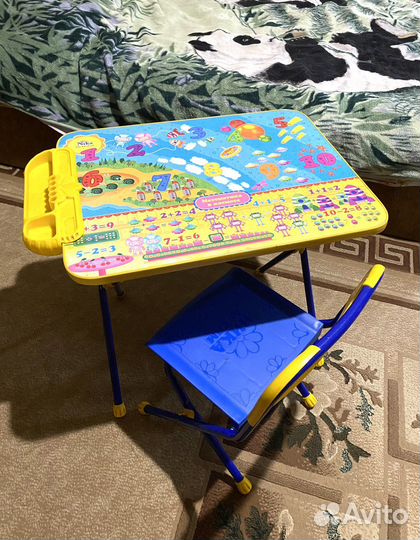 Детский стол со стулом