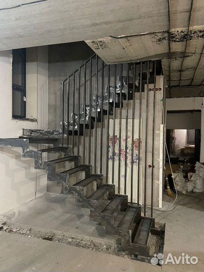 Лестница на металлокаркасе / Купить лестницу