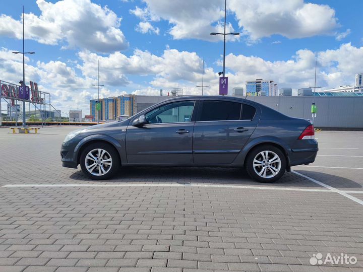 Opel Astra 1.8 МТ, 2010, 215 000 км