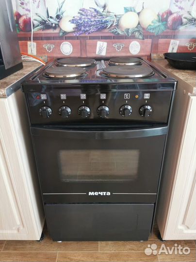 Электрическая плита с духовкой Мечта (4 конф.) Б/У