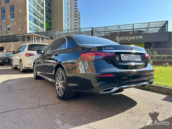 Аренда/Прокат автомобиля Mercedes-Benz E220D