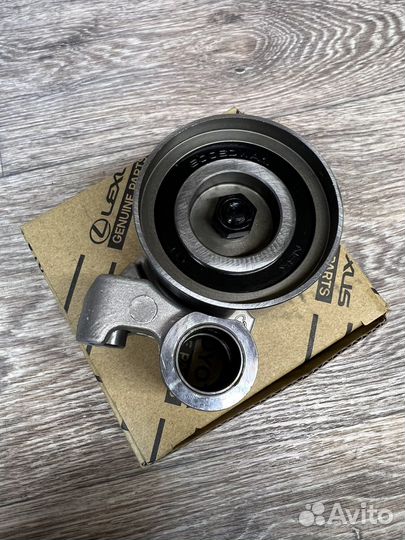 Ролик натяжителя ремня грм Toyota, 13505-67042