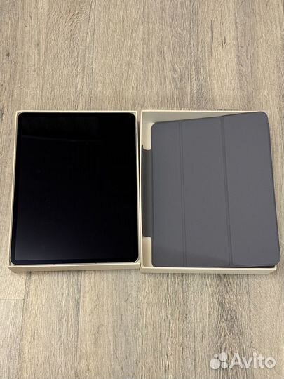 iPad Pro 12.9 (6th Generation) + LTE