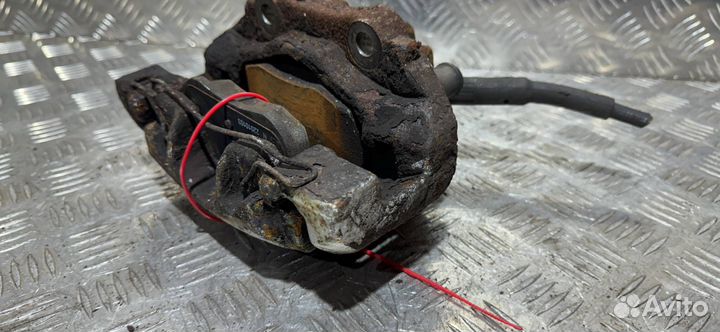 Суппорт тормозной передний правый Peugeot Partner