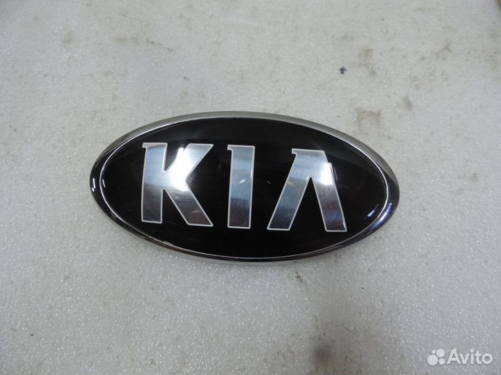 Эмблема переднего бампера Kia Sportage 2016