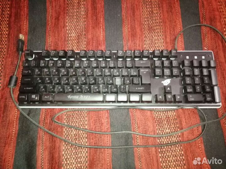 Игровая клавиатура с подсветкой