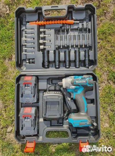 Аккумуляторный гайковерт makita 350н.м. с набором