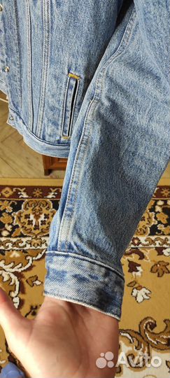 Джинсовая куртка женская levis