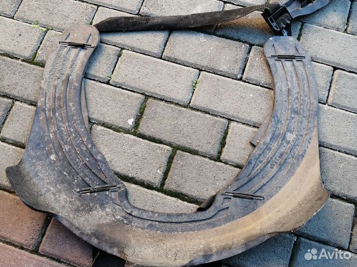 Держать запасного колеса Х5 е53