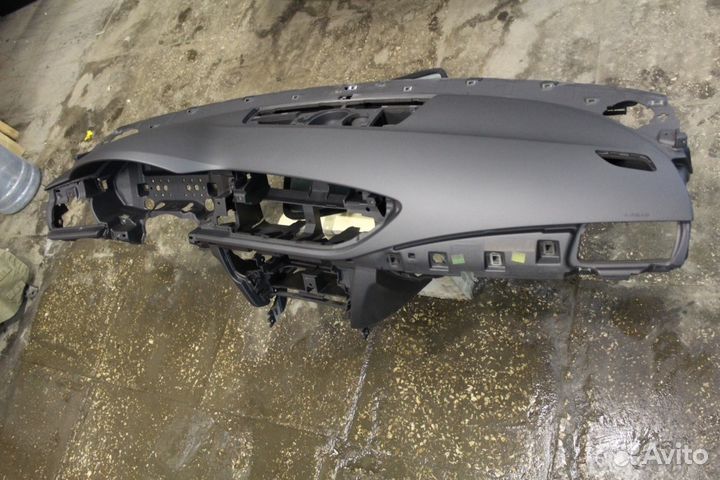 Торпедо, панель, подушка на Audi A7