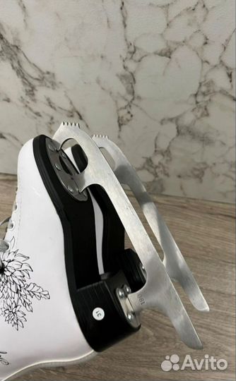 Коньки фигурные