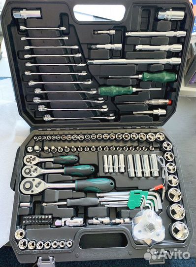 Набор инструмента ключи головки Сата 121 предмет