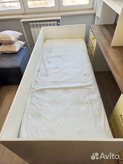 Детская кровать с матрасом в хорошем состоянии