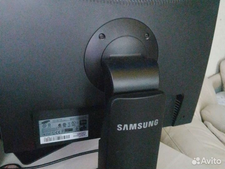 Монитор Samsung