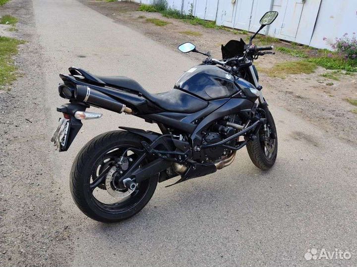 Suzuki GSR 600