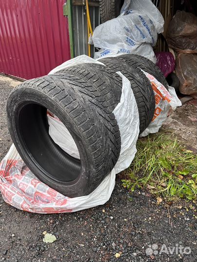 Nokian Tyres Hakkapeliitta R2 SUV 275/45 R20 110R