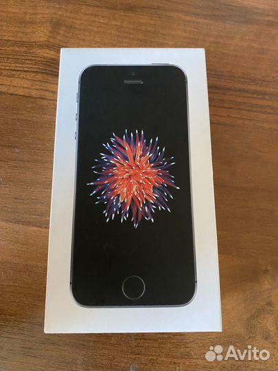 iPhone SE, 32 ГБ