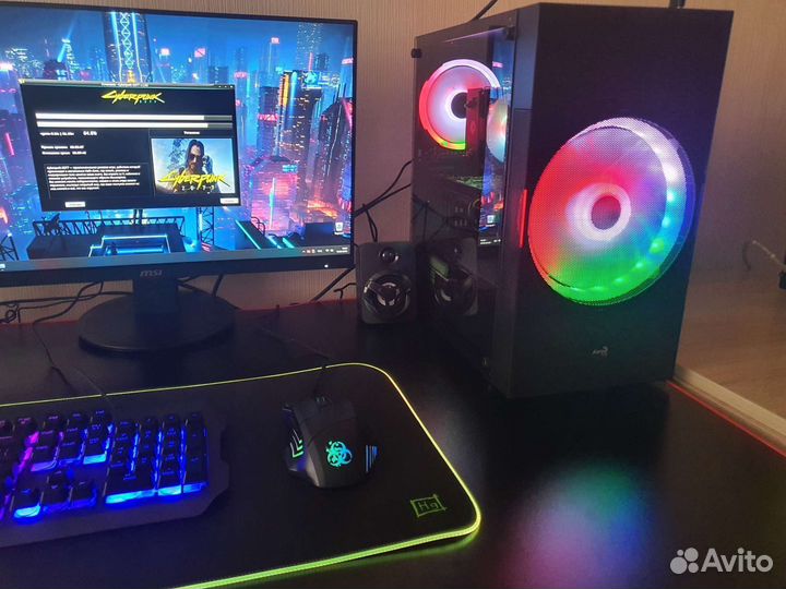 Системный блок для игр, монитор, стол в комплекте