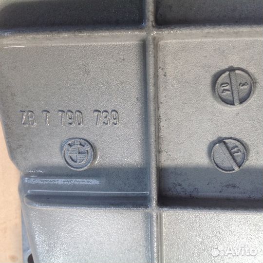 Поддон бмв 11137790739