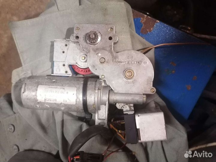 Редуктор люка