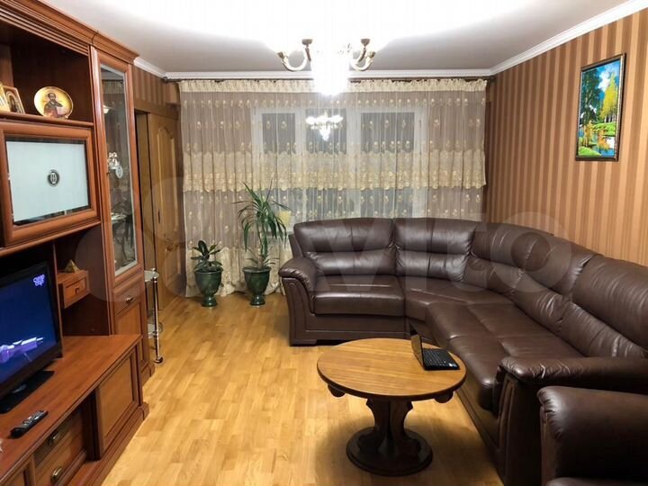 3-к. квартира, 106 м², 3/18 эт.