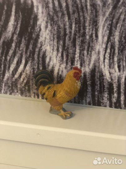 Петух фигурка