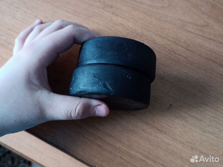 Шайба хоккейная бу