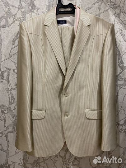 Костюм мужской, рубашка, галстук