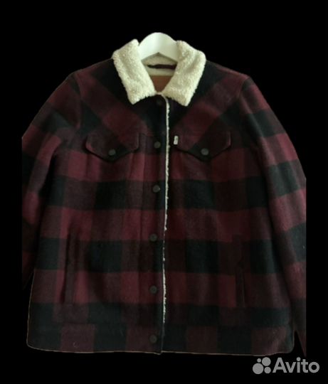 Куртка levis женская M
