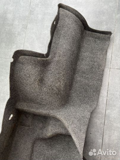 Обшивка багажника правая audi a6/100 c4