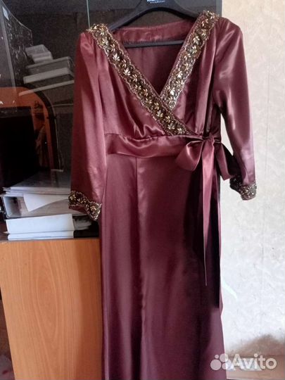 Платье вечернее