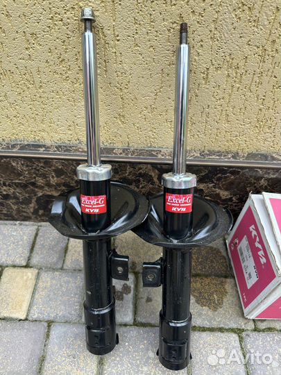 Амортизатор передний L Mitsubishi Lancer X