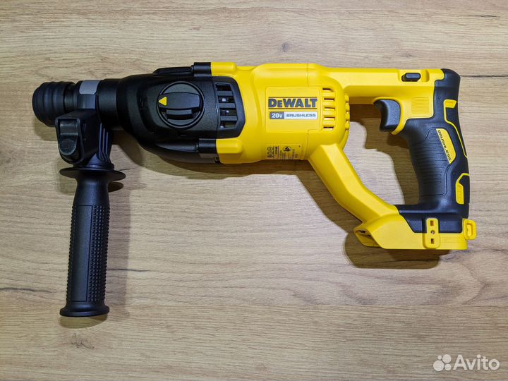 Перфоратор DeWalt DCH133N