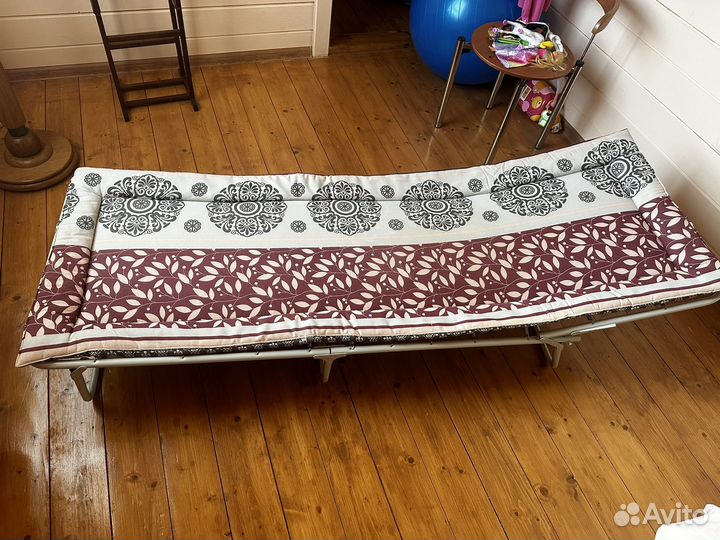 Раскладушка с матрасом