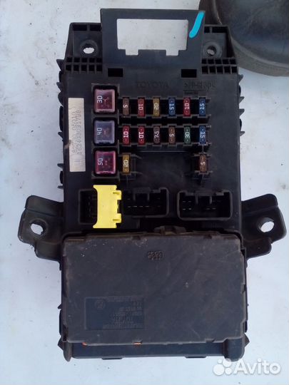Блок предохранителей авенсис т 220