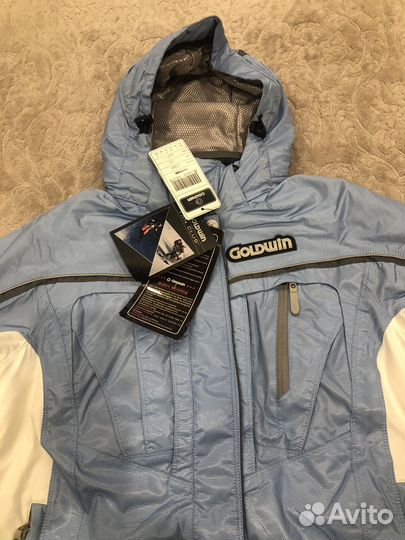 Горнолыжный женский костюм