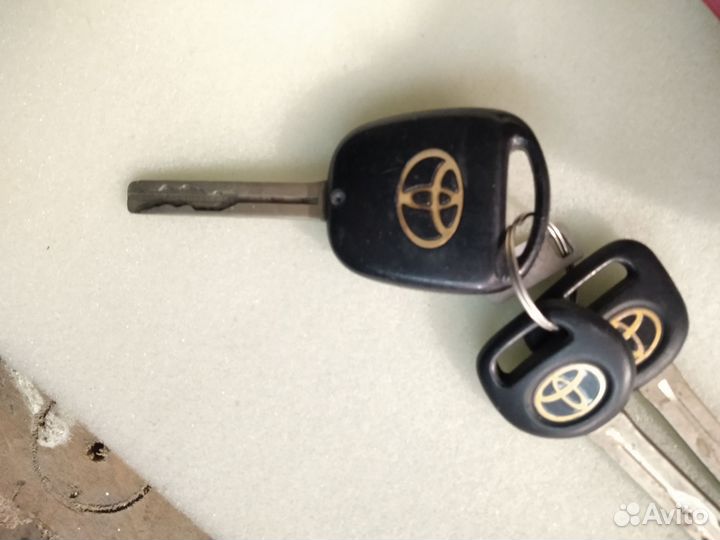 Ключ зажигания toyota