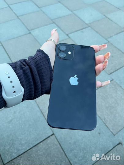 iPhone 12, 64 ГБ