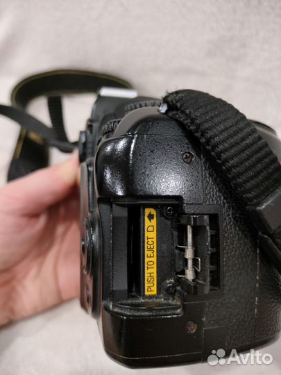 Зеркальный фотоаппарат nikon D3000