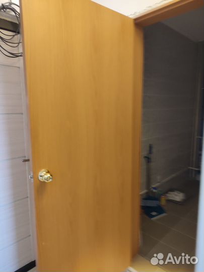 Межкомнатные двери б/у с коробкой и ручками