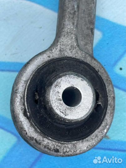 Рычаг передний верхний левый 8K0407509A