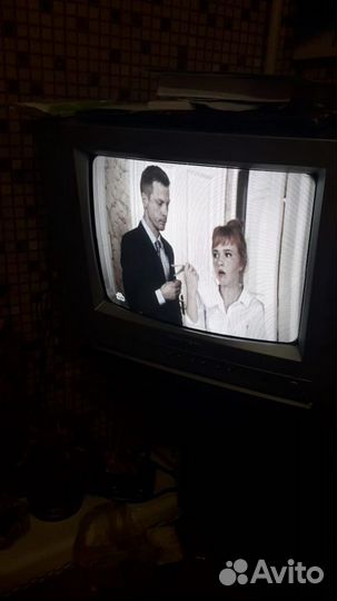 Телевизор томсон c кранштейном