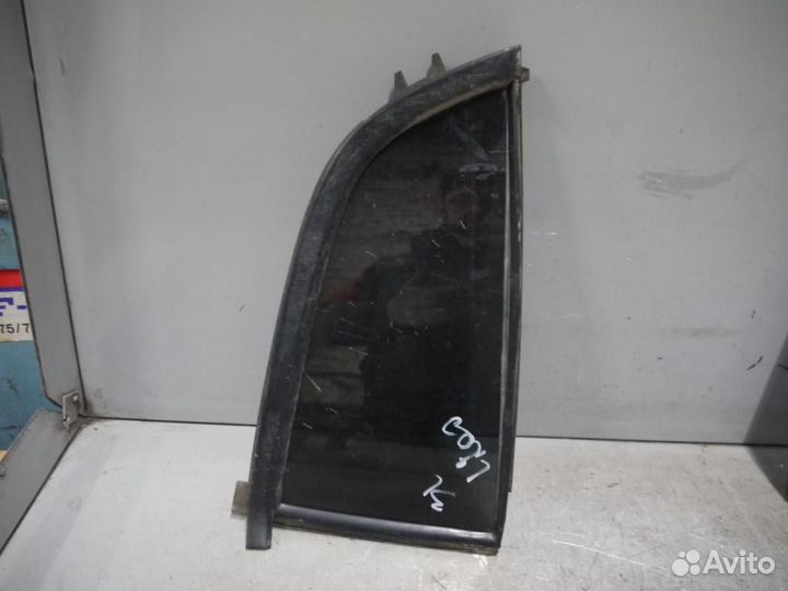 Стекло форточки задней левой Mitsubishi L200 (2005